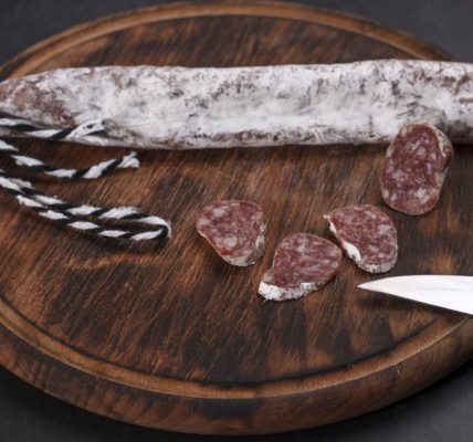 Le calendrier de l’avent saucisson : une idée gourmande pour amateurs de terroir